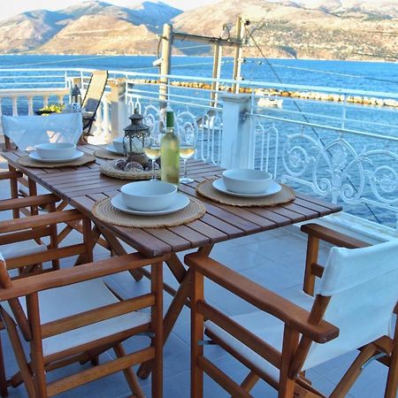 Appartamento La Maison Bleue Lixouri Esterno foto