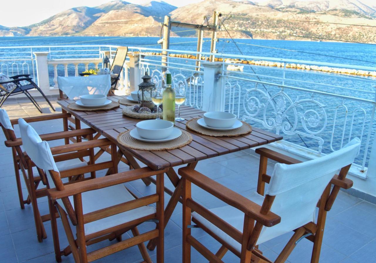 Appartamento La Maison Bleue Lixouri Esterno foto