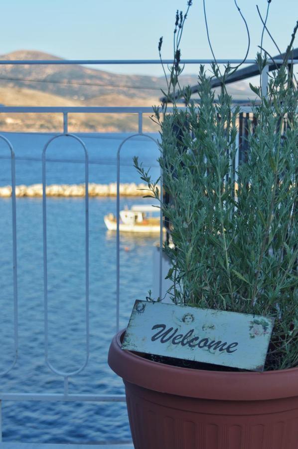 Appartamento La Maison Bleue Lixouri Esterno foto